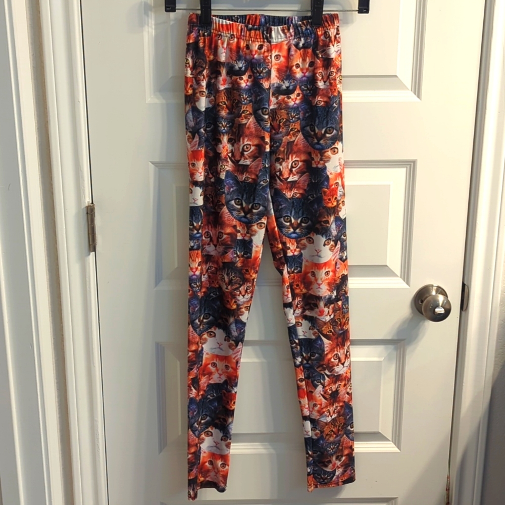 Kitty cat leggings size Medium